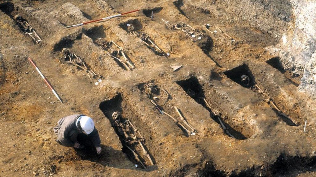 Investigadores en Londres analizaron los restos de quienes murieron durante la pandemia de peste negra.